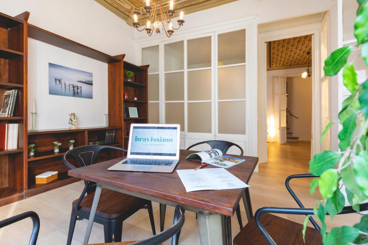 Bravissimo Placa Del Vi, Authentic Historic Apartament *
